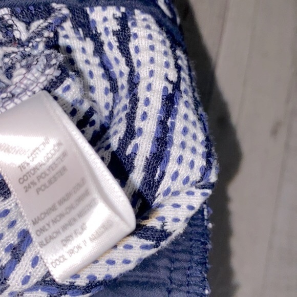 Ann Taylor LOFT the Riviera short size 8 - Picture 10 of 10